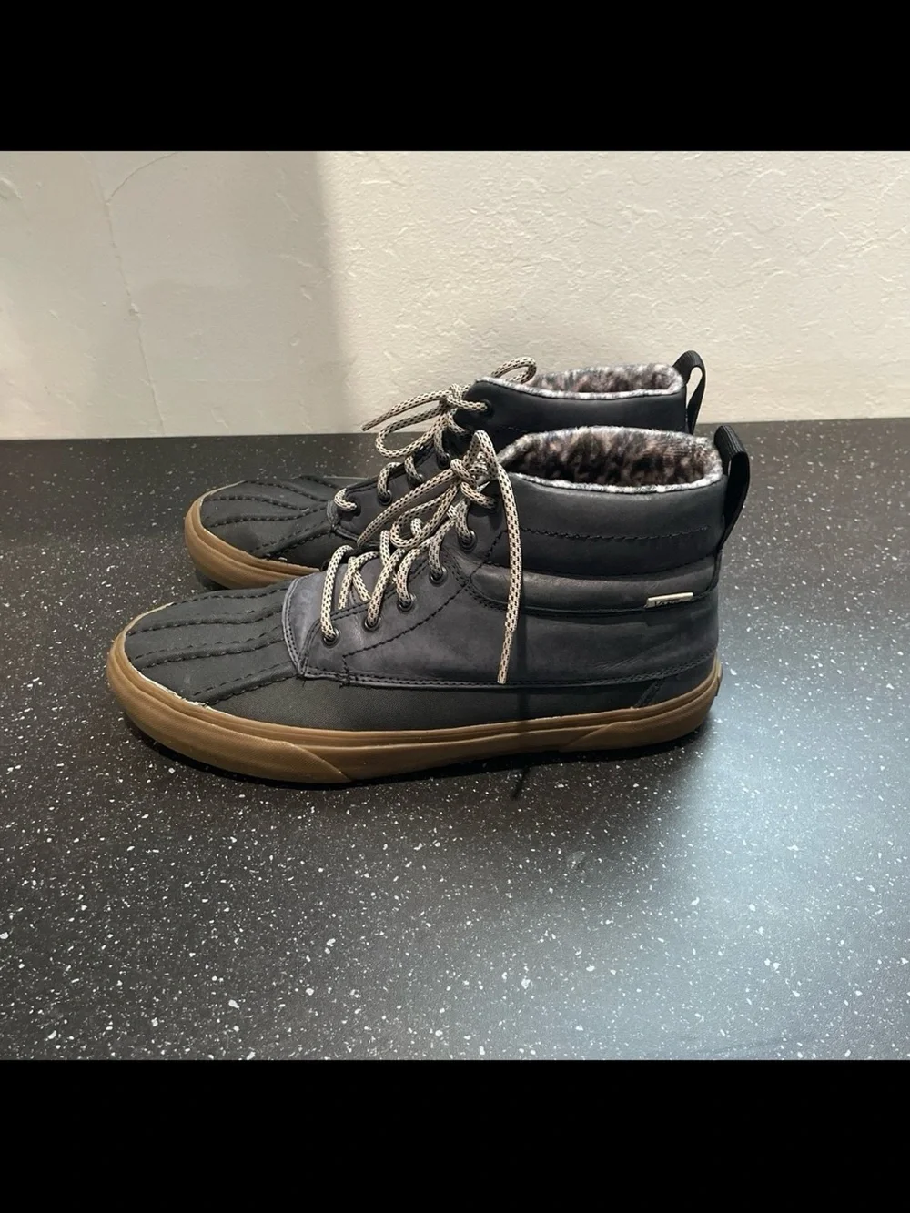 Vans Black High-Top Boots with Gum Sole and Patterned Lining